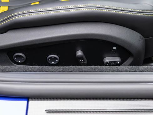 Used 2020 Ferrari 812 Superfast RWD image 45
