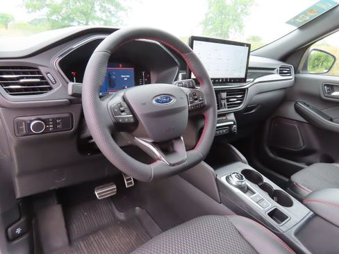 Used 2023 Ford Escape ST-Line w/ Tech Pack #1 AWD/4WD image 23