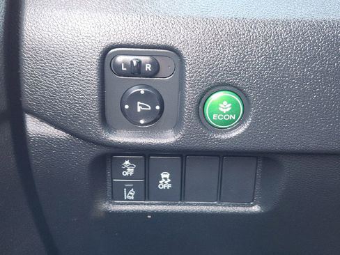 Used 2022 Honda Pilot Sport image 25