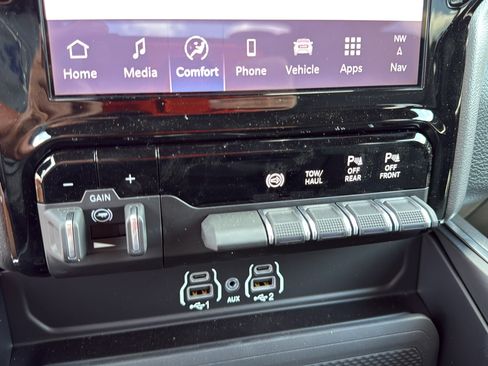 New 2026 RAM 3500 Big Horn AWD/4WD image 27