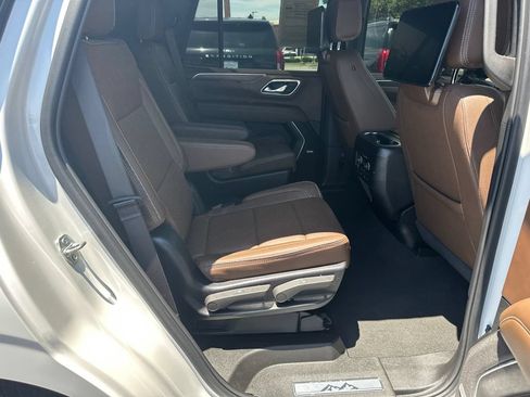 Used 2024 Chevrolet Tahoe High Country w/ Advanced Technology Package AWD/4WD image 15