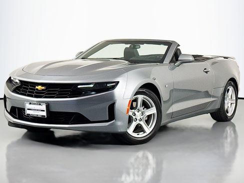 Used 2023 Chevrolet Camaro LT RWD image 2