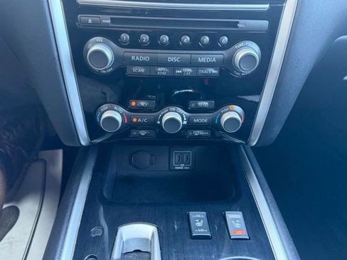 Used 2018 Nissan Pathfinder SV w/ SV Tech Package AWD/4WD image 31