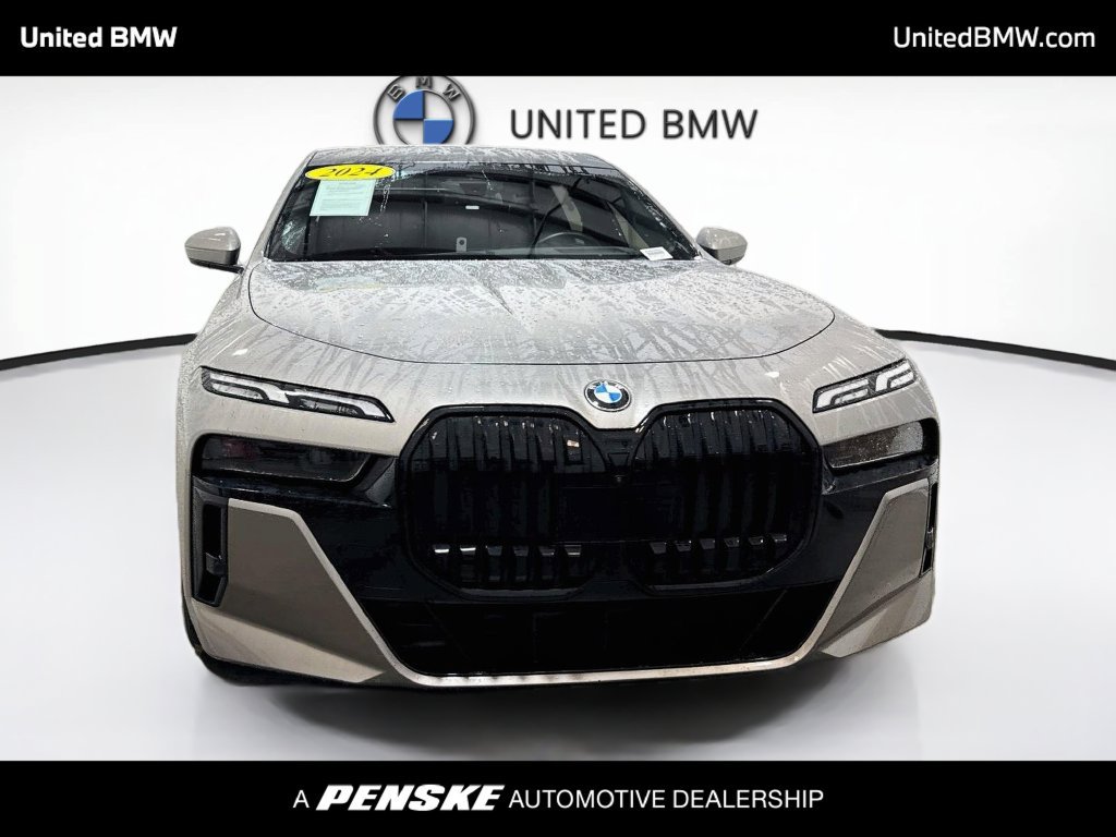 Certified 2024 BMW 740i RWD image 2