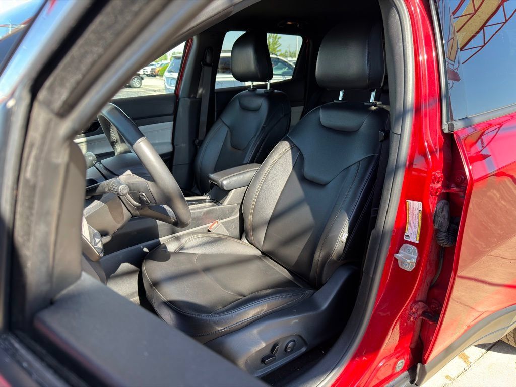 Used 2024 Jeep Compass Limited AWD/4WD image 13