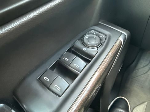Used 2019 Chevrolet Silverado 1500 LT Trail Boss AWD/4WD image 37