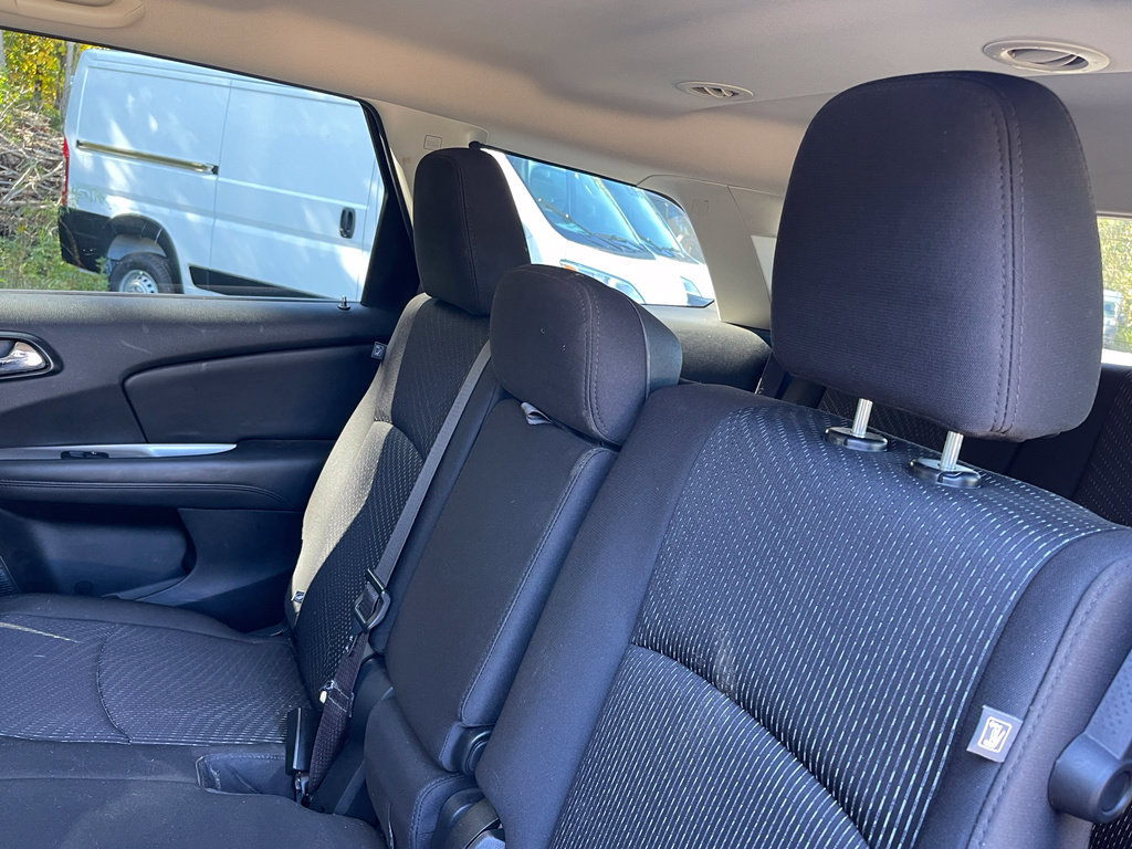 Used 2016 Dodge Journey SE w/ Flexible Seating Group FWD image 11