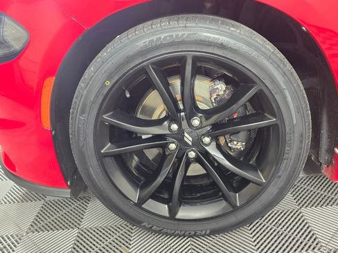 Used 2017 Dodge Charger R/T w/ Blacktop Package image 11