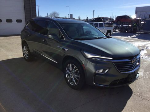 Used 2023 Buick Enclave Essence w/ Experience Buick Package image 4