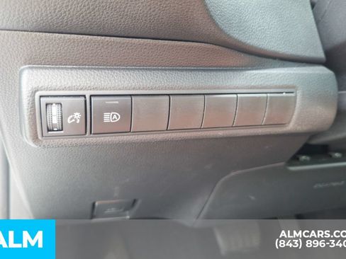 Used 2024 Toyota Corolla LE FWD image 11