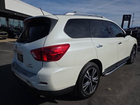 Used 2018 Nissan Pathfinder Platinum w/ Cargo Package image 5