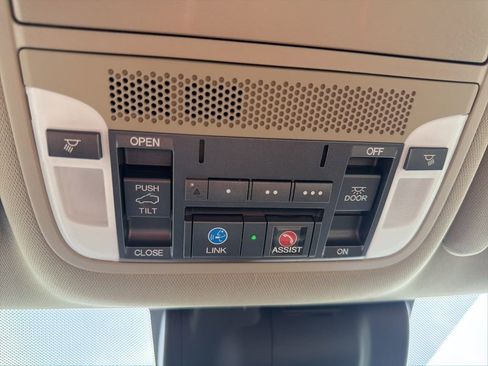 Used 2018 Acura MDX SH-AWD w/ Technology Package image 17