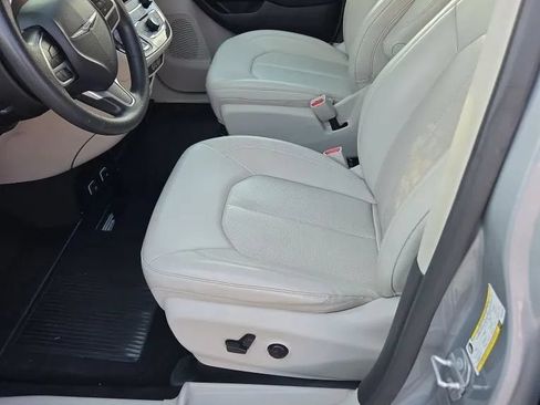 Used 2021 Chrysler Voyager Lxi FWD image 11