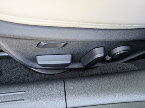 Certified 2025 Genesis G70 3.3T Advanced w/ Sport Prestige Package image 19