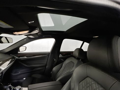 Used 2021 BMW 530i xDrive w/ M Sport Package image 22