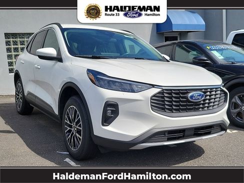 New 2024 Ford Escape SE FWD image 1