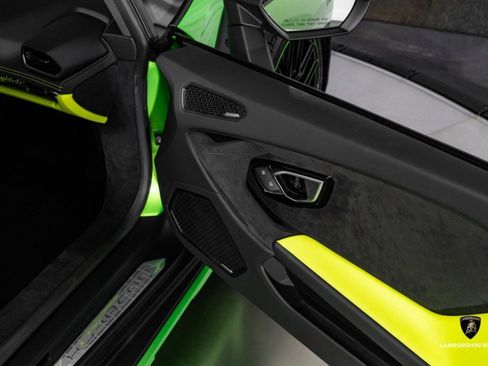 Used 2024 Lamborghini Huracan Sterrato image 39