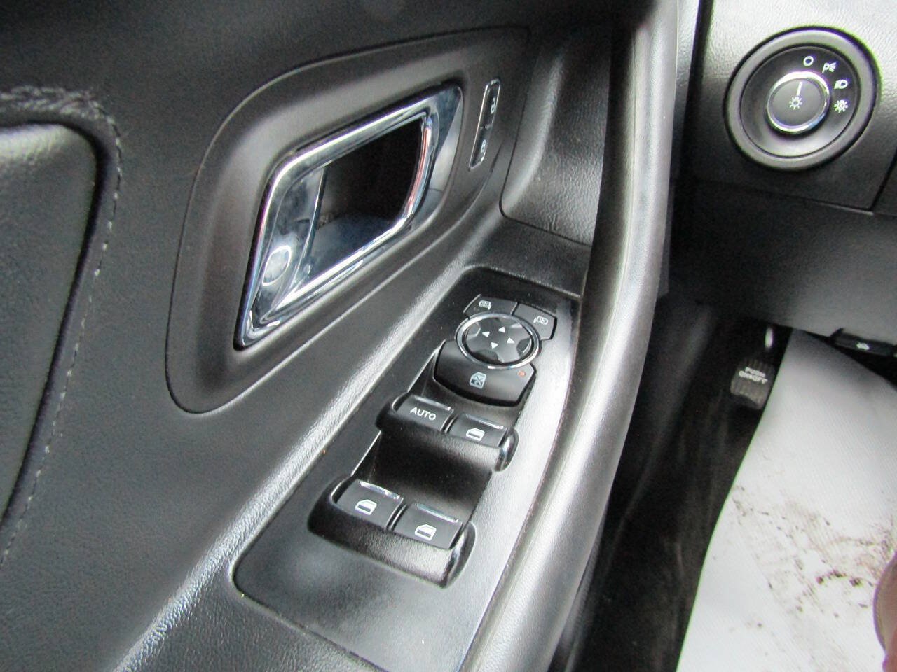 Used 2015 Ford Taurus SEL w/ Equipment Group 201A AWD/4WD image 19