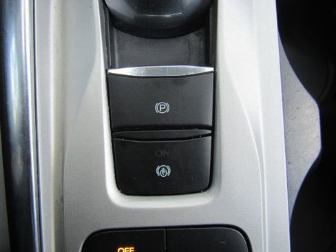 Used 2021 Ford Explorer XLT w/ Equipment Group 202A image 48