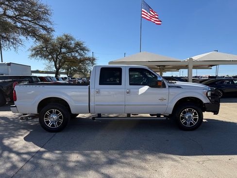 Used 2014 Ford F250 Platinum w/ FX4 Off-Road Package AWD/4WD image 8