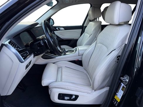 Used 2020 BMW X7 xDrive40i w/ Luxury Seating Package image 10