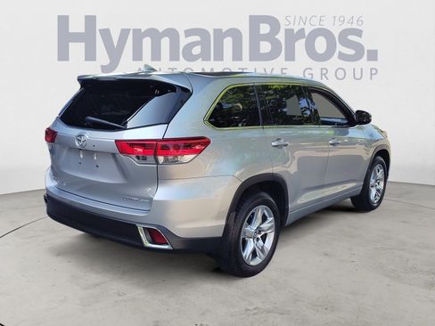 Used 2018 Toyota Highlander Limited AWD/4WD image 3