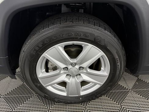 Used 2022 Jeep Compass Latitude image 12