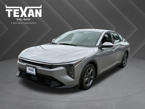 Used 2025 Kia K4 image 1
