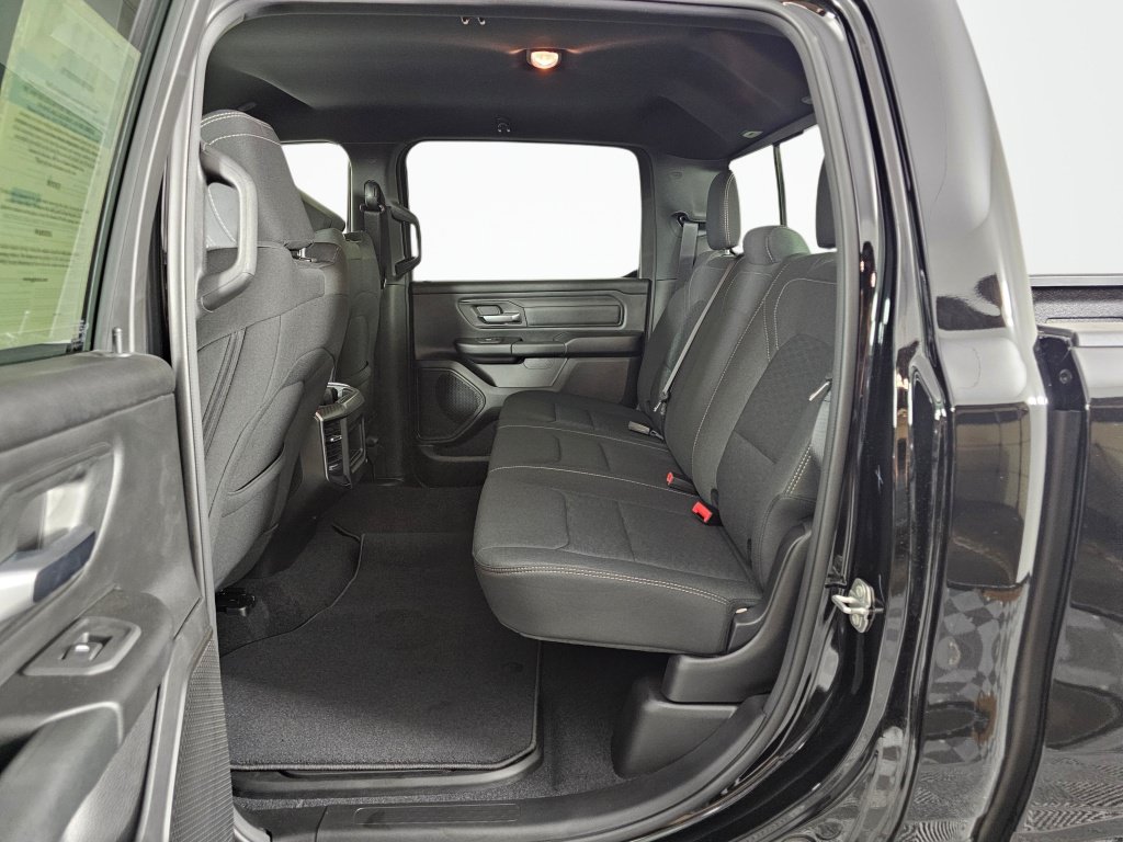 New 2026 RAM 1500 Express AWD/4WD image 34