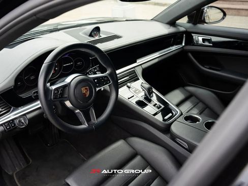 Used 2019 Porsche Panamera 4 image 14