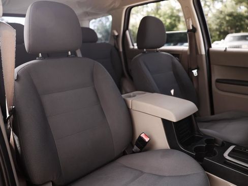 Used 2008 Ford Escape XLS FWD image 15