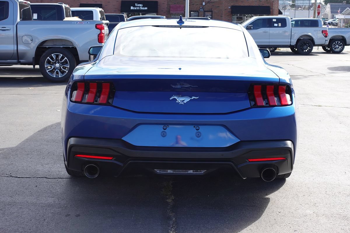 Used 2024 Ford Mustang Coupe RWD image 8