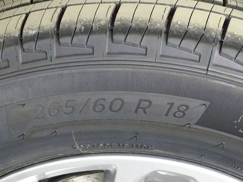 New 2025 Jeep Grand Cherokee L Laredo image 45