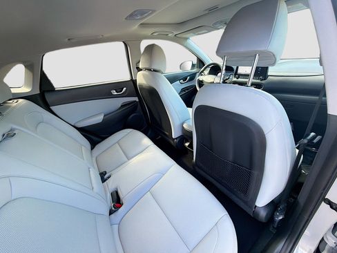 Used 2023 Hyundai Kona Limited image 27