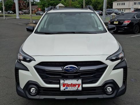 Used 2025 Subaru Outback Premium AWD/4WD image 2