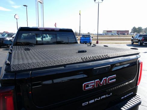 Certified 2022 GMC Sierra 1500 Denali image 8
