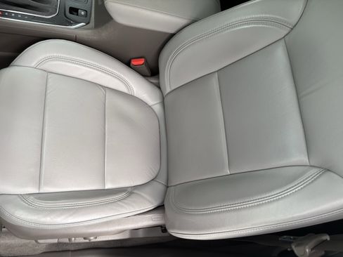 Used 2020 Chevrolet Traverse LT w/ LT Premium Package image 10