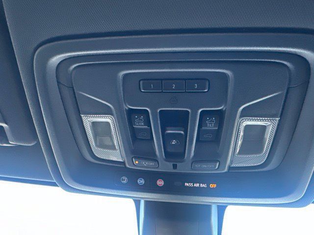 Used 2019 Chevrolet Silverado 1500 High Country w/ Technology Package AWD/4WD image 41