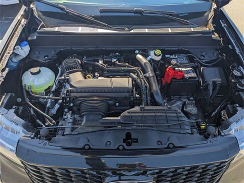 New 2025 Ford Maverick Lariat w/ Black Appearance Package image 30