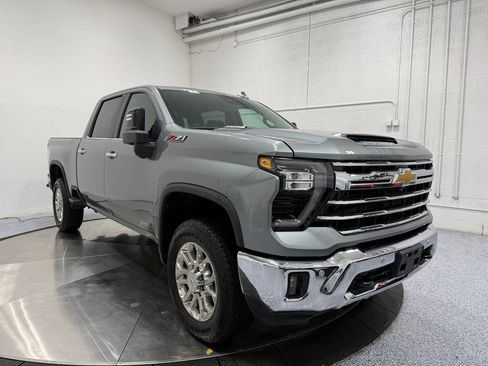 Used 2025 Chevrolet Silverado 2500 LTZ w/ LTZ Convenience Package image 1