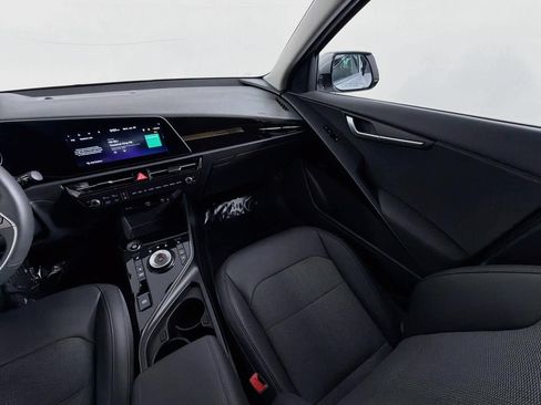 Used 2025 Kia Niro Wind w/ Wind Preserve Package FWD image 12