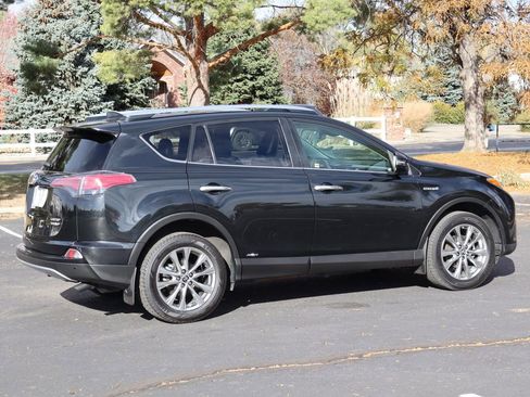 Used 2017 Toyota RAV4 Limited image 4