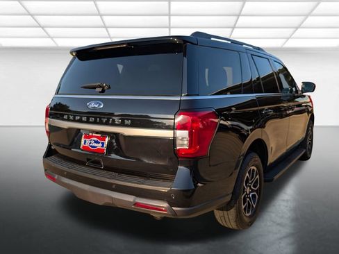 Used 2024 Ford Expedition XLT AWD/4WD image 29