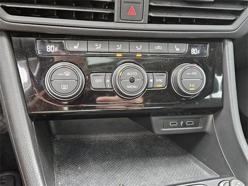Used 2023 Volkswagen Jetta SE image 20