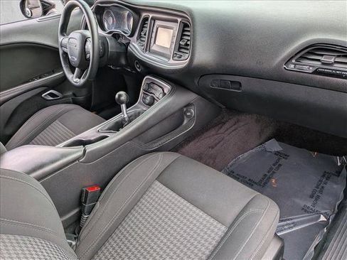 Used 2017 Dodge Challenger R/T RWD image 18