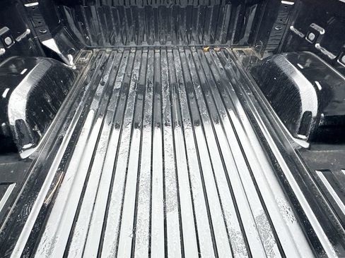 Used 2025 Chevrolet Silverado 1500 LT image 24