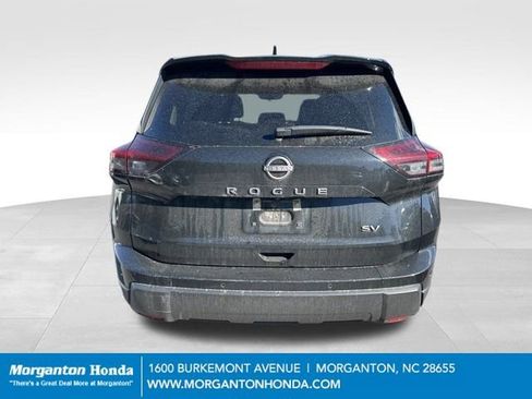 Used 2024 Nissan Rogue SV image 8