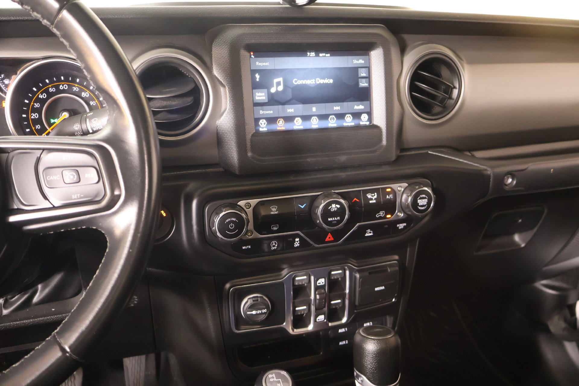 Used 2022 Jeep Gladiator Sport AWD/4WD image 5
