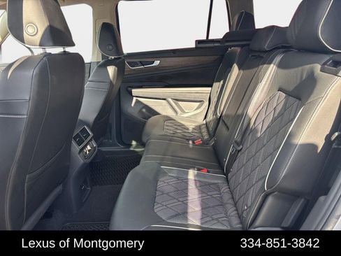Used 2025 Volkswagen Atlas SEL Premium R-Line image 25