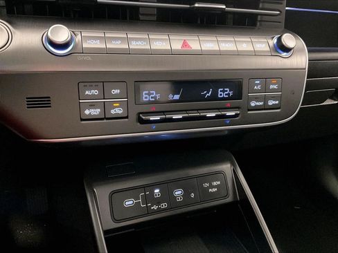 Used 2024 Hyundai Kona Limited FWD image 25